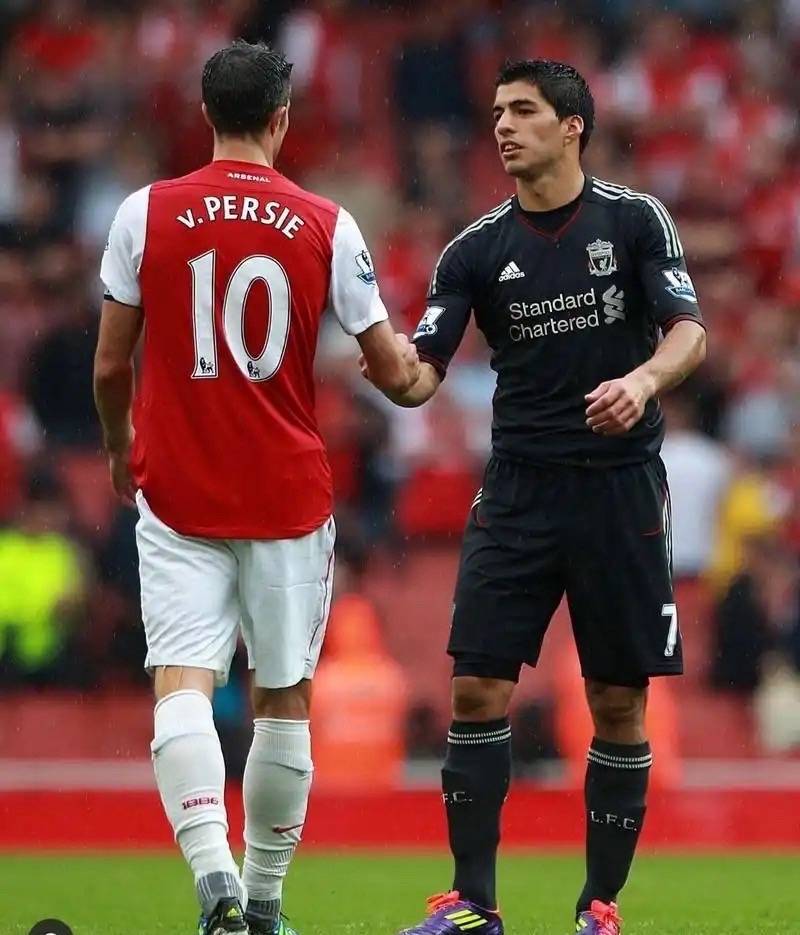 NG体育-包含关键时刻突围战来临，阿森纳围绕荷甲队长鼓劲，媒体盛赞，身体对抗强度拉满的词条