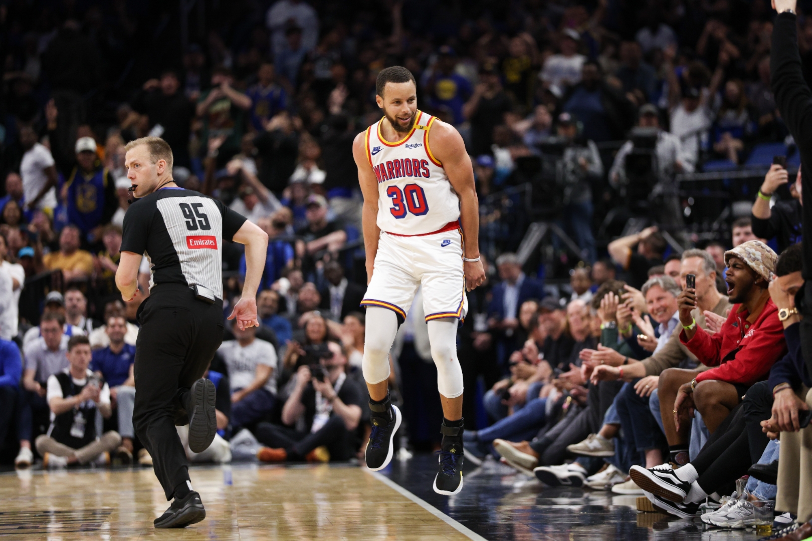 南宫体育-西亚卡姆巅峰对决，詹姆斯与70激战老鹰分钟，出色防守胜负难料！的简单介绍